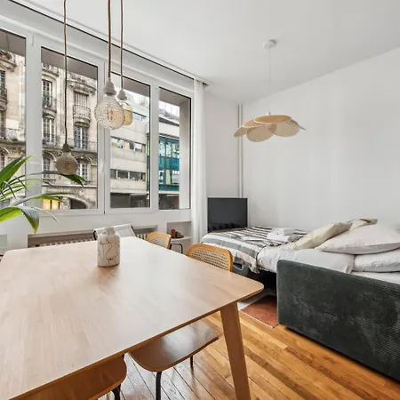 Bnbnook - Charming Flat Near Pompidou & Notre-dame * Paříž
