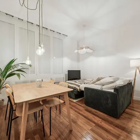 Apartment Bnbnook - Charming Flat Near Pompidou & Notre-dame Paris